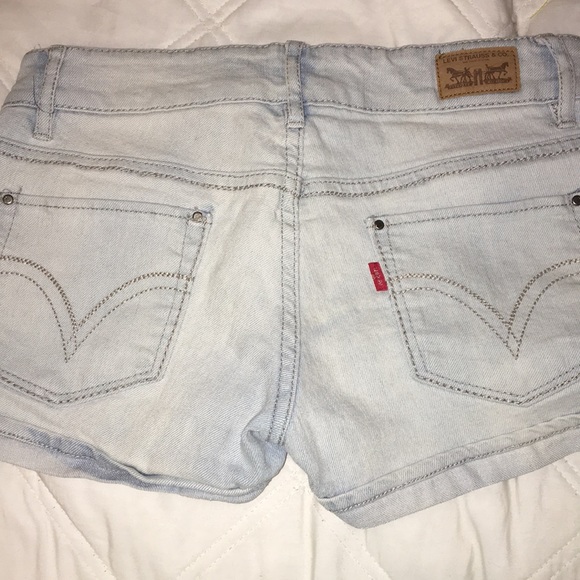 levi’s shorts - Picture 2 of 3